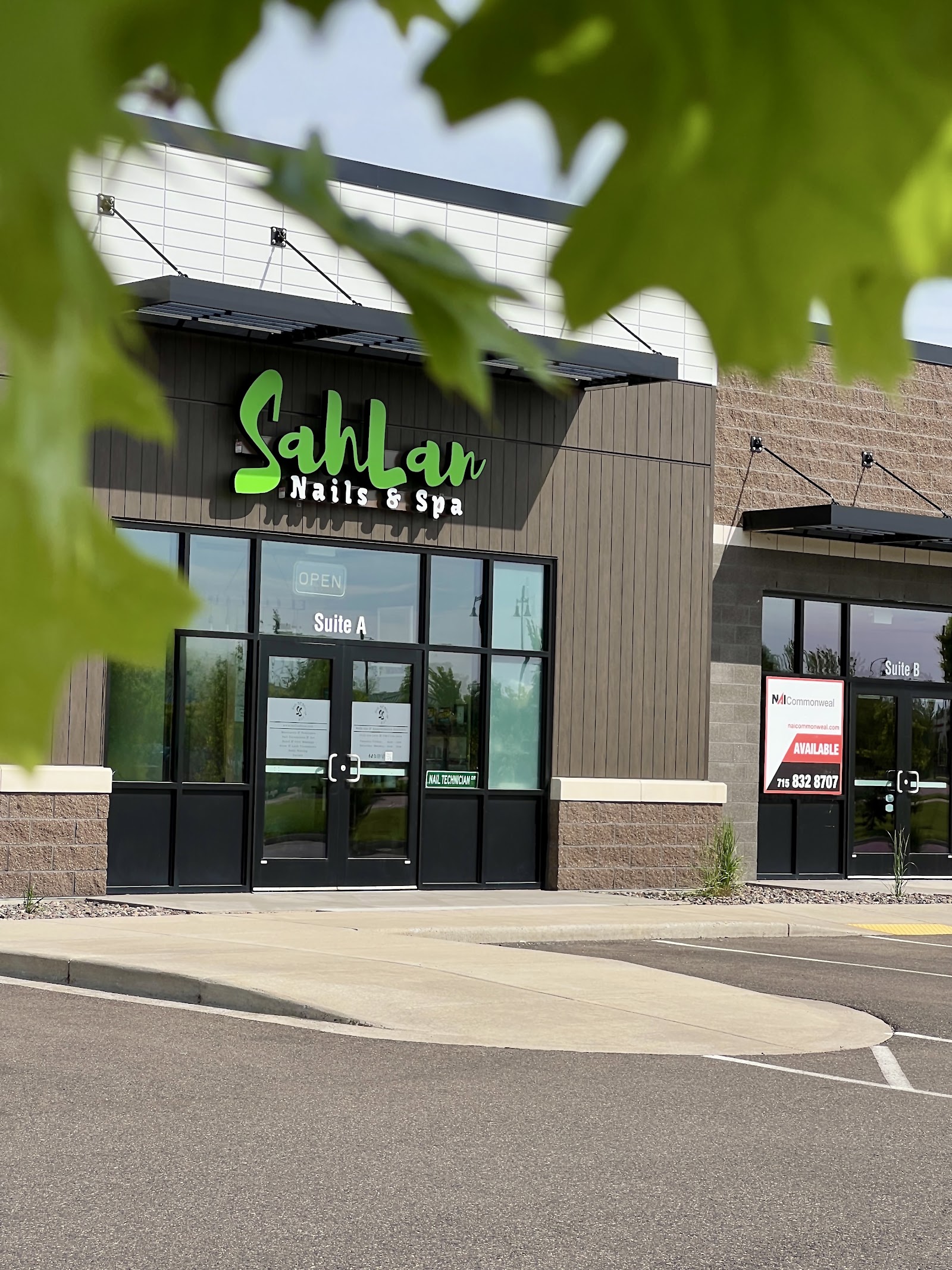 SahLan Nails & Spa logo